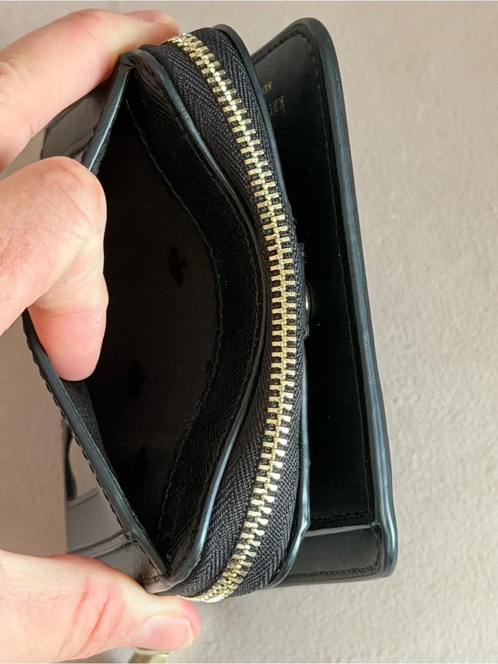 kate spade Staci Black Leather Compact Zip Wallet ✨♠️